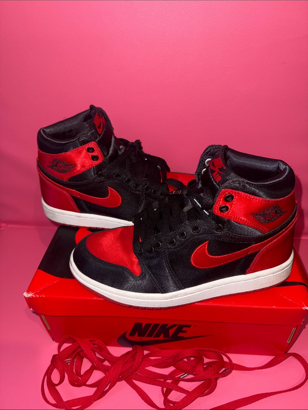Air Jordan 1 High OG Satin Bred (Women’s Size 6.5) - w/ Box & Extra Laces - Picture 3 of 6